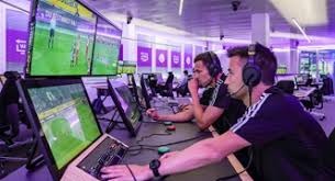 半场：奥格斯堡2-0勒沃库森，吉安努利斯传射，安东-卡德破门